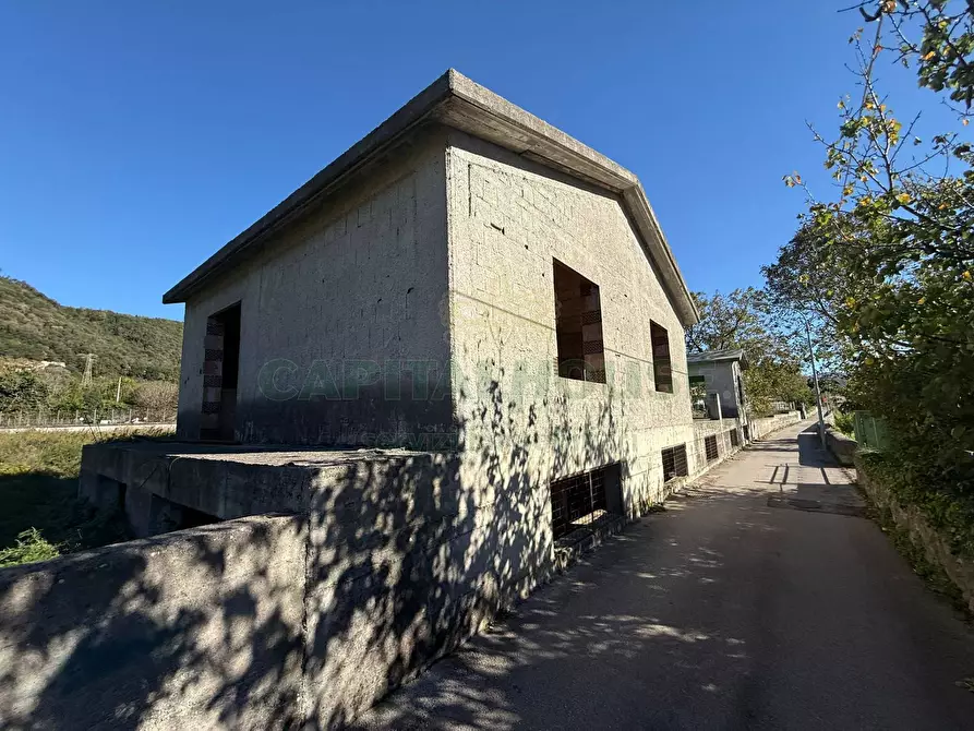 casa indipendente in vendita a Mercato San Severino in zona Lombardi