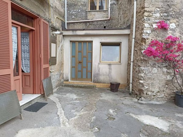 appartamento in vendita a Mercato San Severino in zona Sant'Angelo