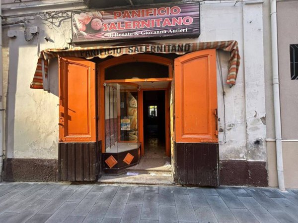 negozio in vendita a Mercato San Severino