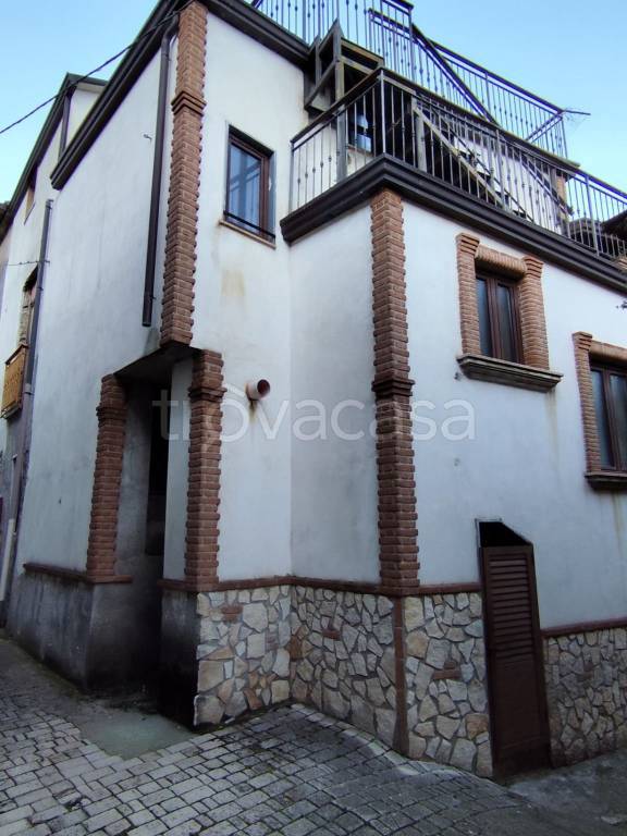 casa indipendente in vendita a Mercato San Severino in zona Ciorani