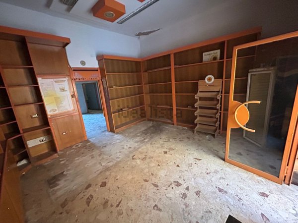 locale commerciale in vendita a Mercato San Severino