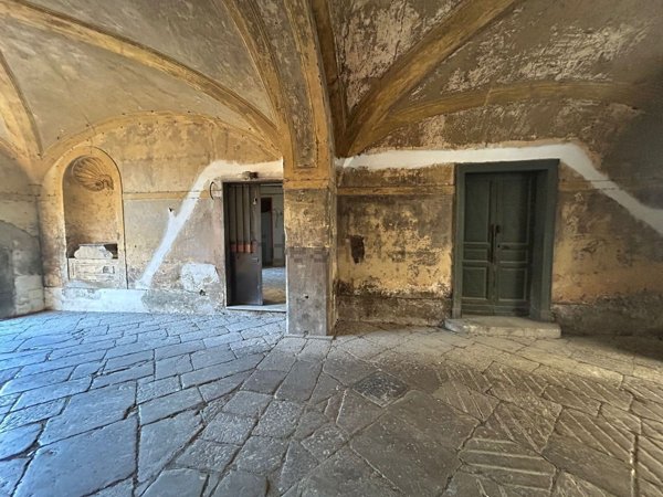 locale commerciale in vendita a Mercato San Severino