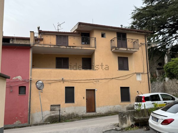 casa semindipendente in vendita a Mercato San Severino in zona Ciorani