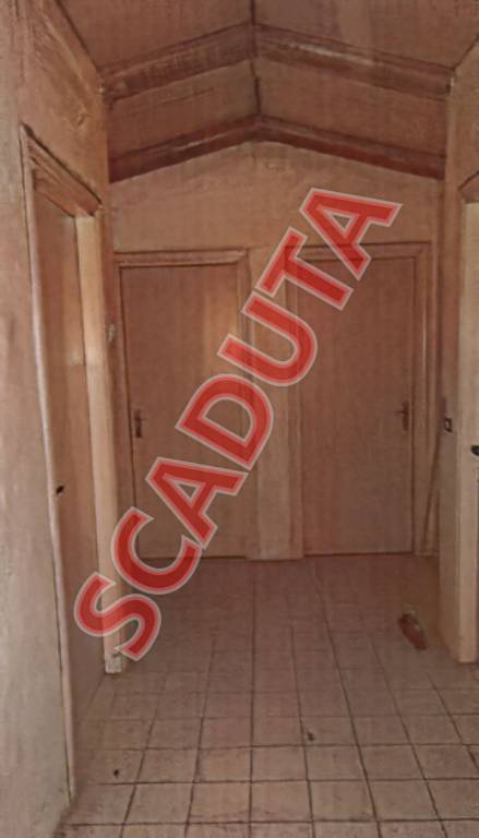 locale commerciale in vendita a Mercato San Severino