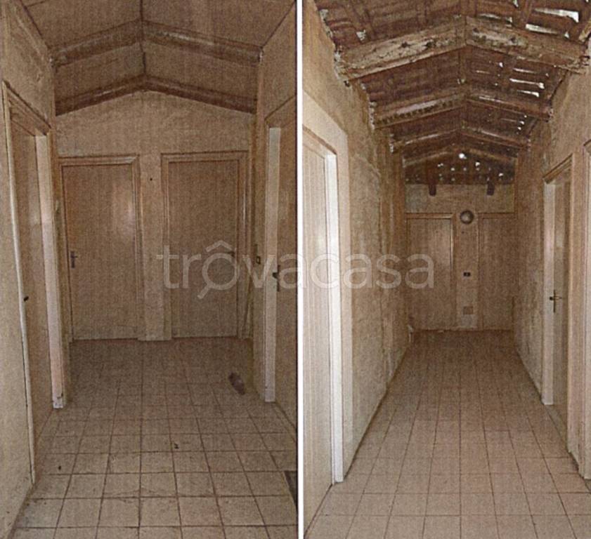 locale commerciale in vendita a Mercato San Severino