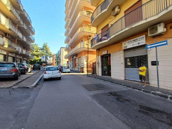 locale commerciale in vendita a Mercato San Severino
