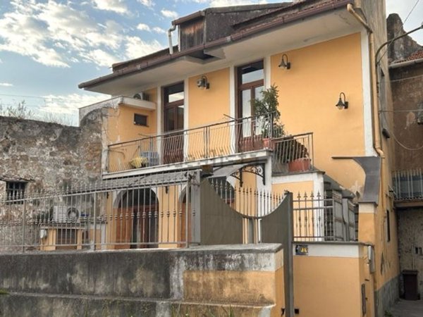 casa semindipendente in vendita a Mercato San Severino