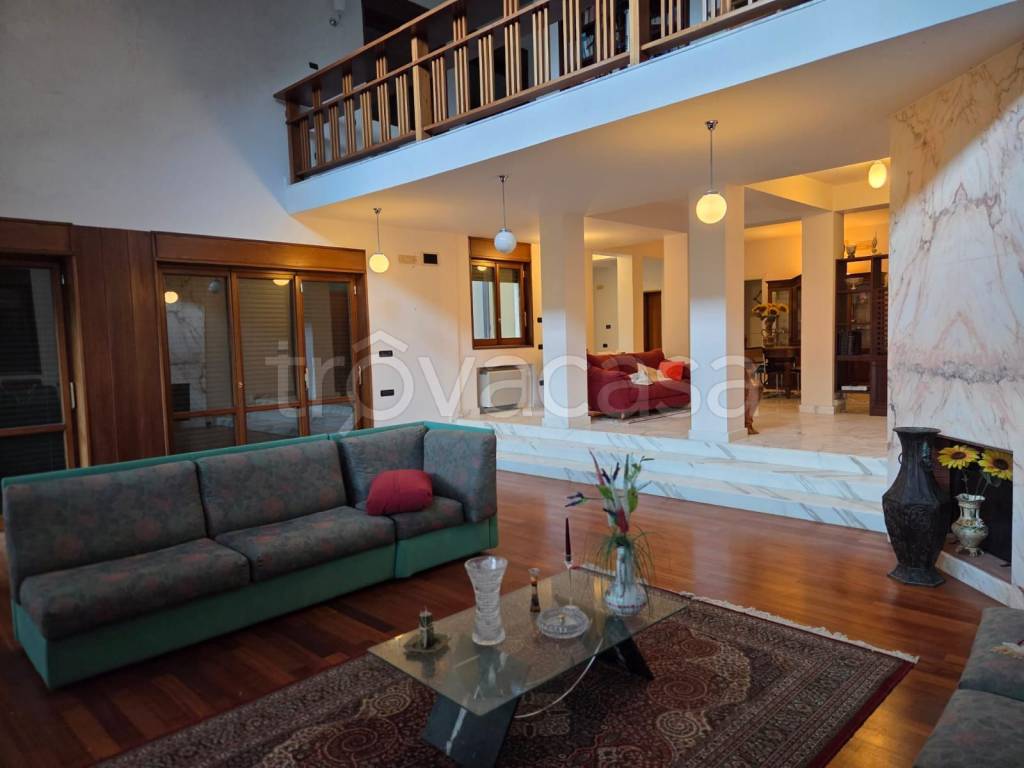 casa indipendente in vendita a Mercato San Severino in zona Carifi/Torello