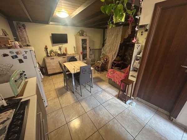 appartamento in vendita a Mercato San Severino in zona Oscato