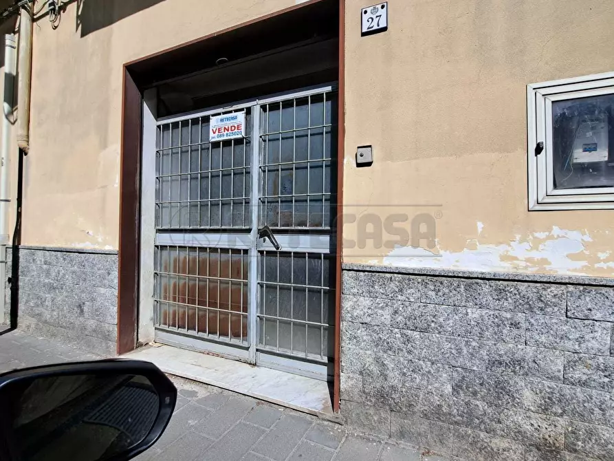 locale commerciale in vendita a Mercato San Severino in zona Pandola