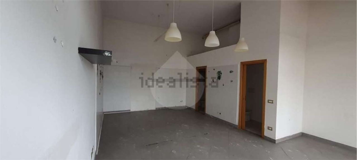 locale commerciale in vendita a Mercato San Severino