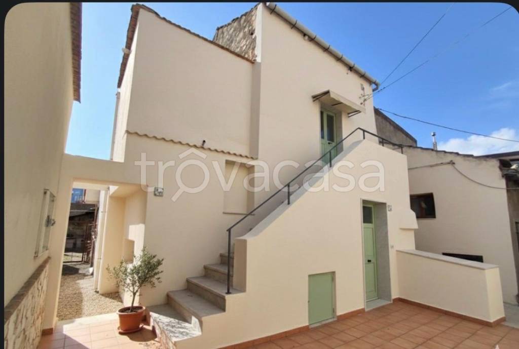 casa indipendente in vendita a Mercato San Severino in zona Ciorani