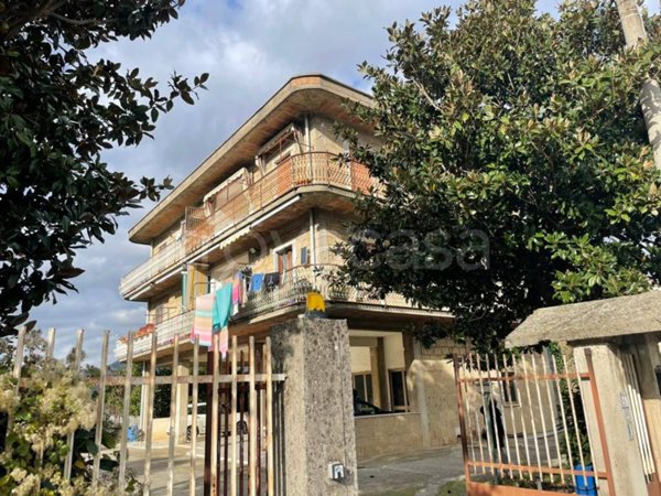 appartamento in vendita a Mercato San Severino in zona Monticelli