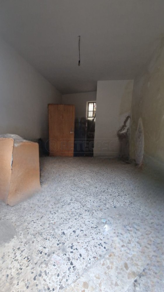 locale commerciale in vendita a Mercato San Severino in zona Pandola