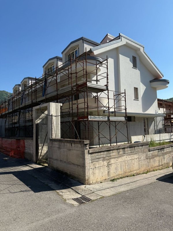 casa indipendente in vendita a Mercato San Severino in zona Carifi/Torello