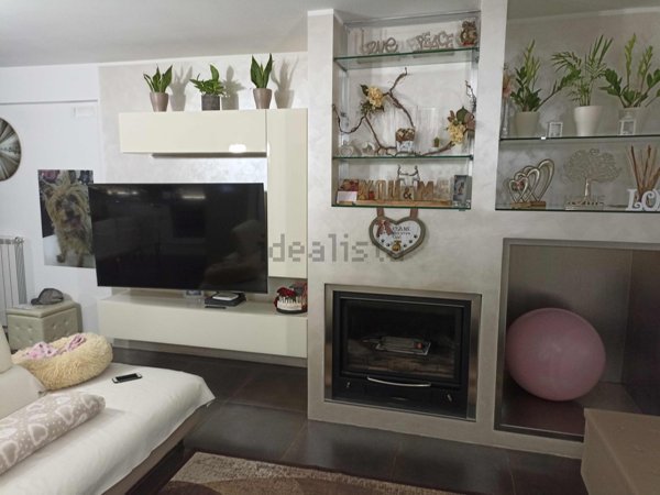 casa indipendente in vendita a Mercato San Severino in zona Acquarola