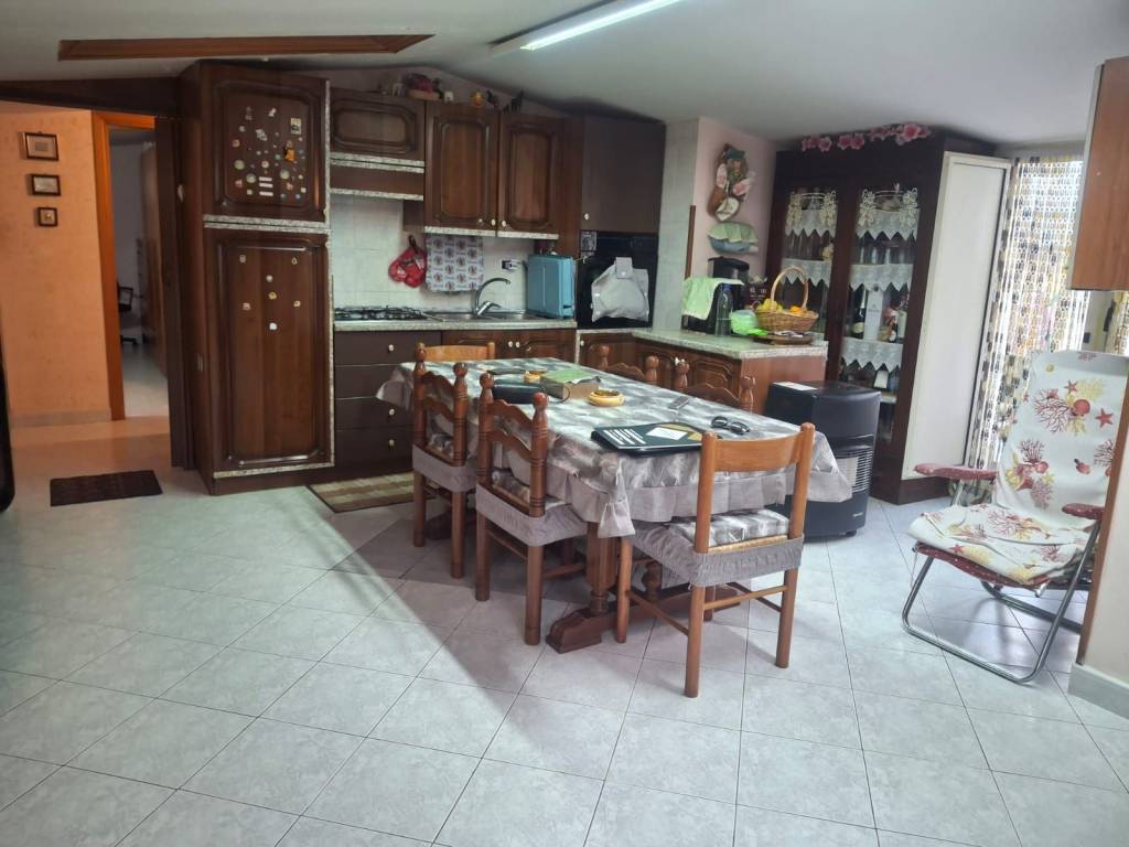 appartamento in vendita a Mercato San Severino in zona Oscato