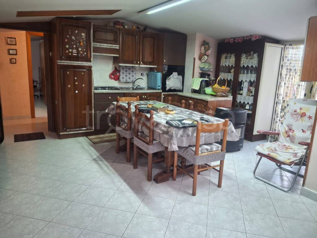 appartamento in vendita a Mercato San Severino in zona Oscato
