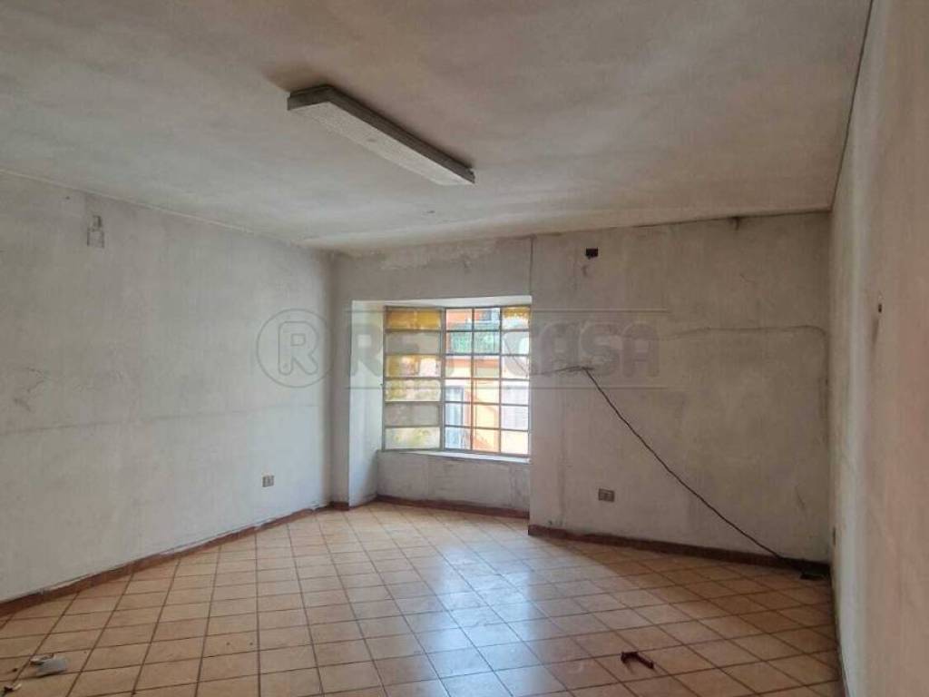 negozio in vendita a Mercato San Severino