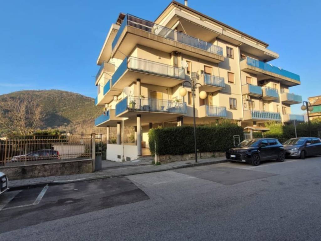appartamento in vendita a Mercato San Severino in zona Sant'Angelo