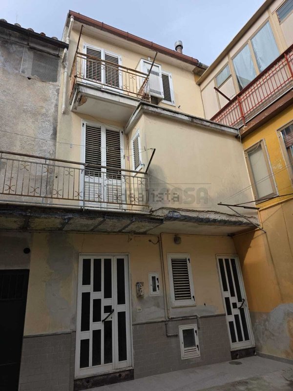 casa semindipendente in vendita a Mercato San Severino in zona Pandola