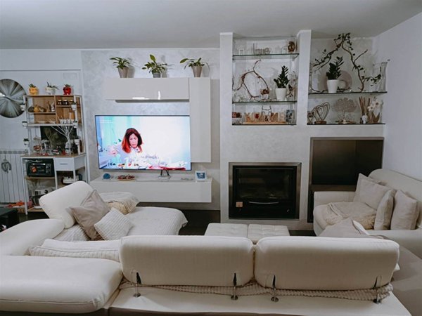 casa indipendente in vendita a Mercato San Severino