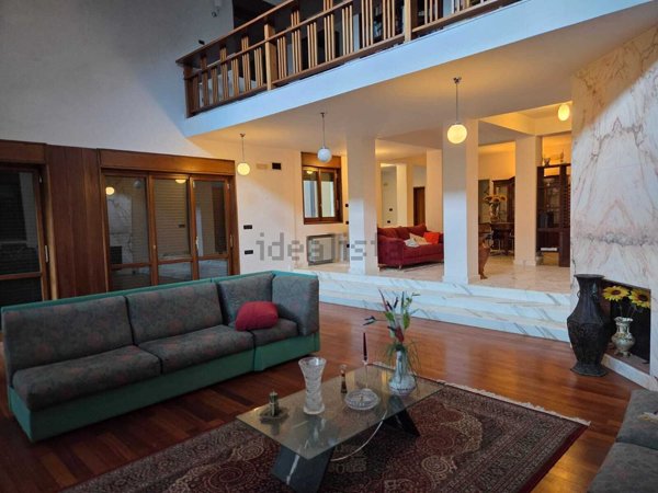 casa indipendente in vendita a Mercato San Severino in zona Ciorani