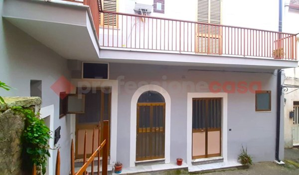 casa indipendente in vendita a Mercato San Severino in zona Carifi/Torello