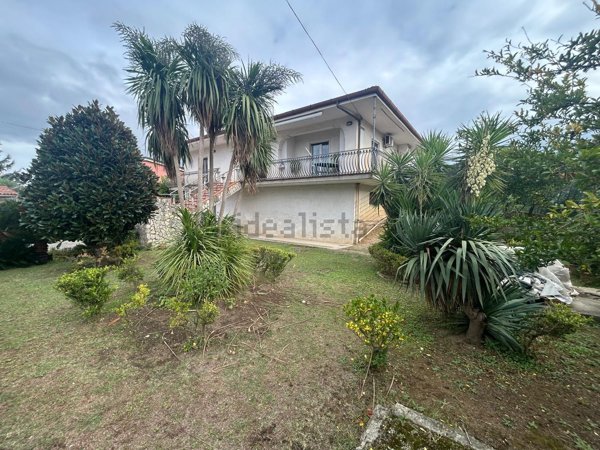 casa indipendente in vendita a Mercato San Severino