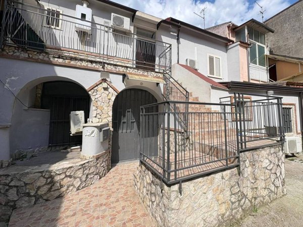 appartamento in vendita a Mercato San Severino in zona Piazza del Galdo