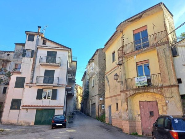 casa indipendente in vendita a Mercato San Severino in zona Oscato