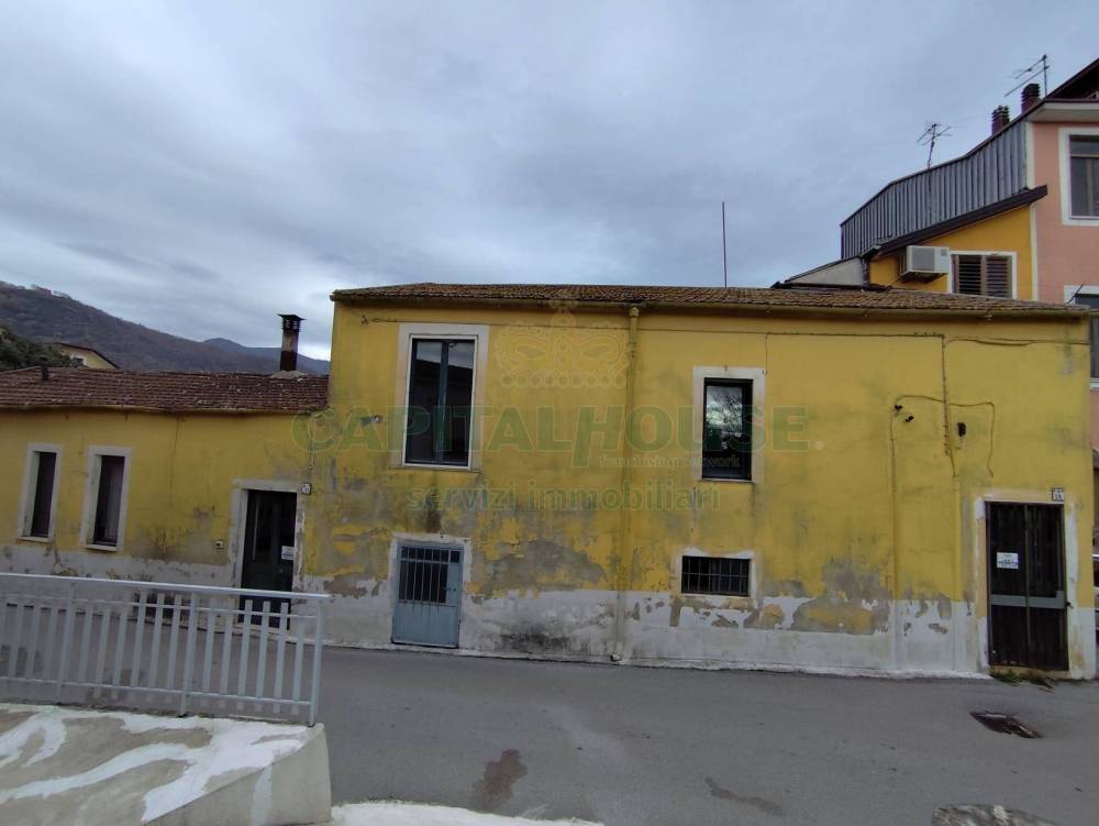 casa indipendente in vendita a Mercato San Severino