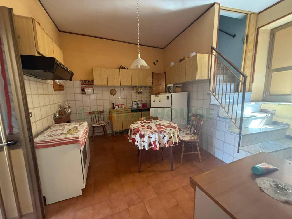 casa indipendente in vendita a Mercato San Severino