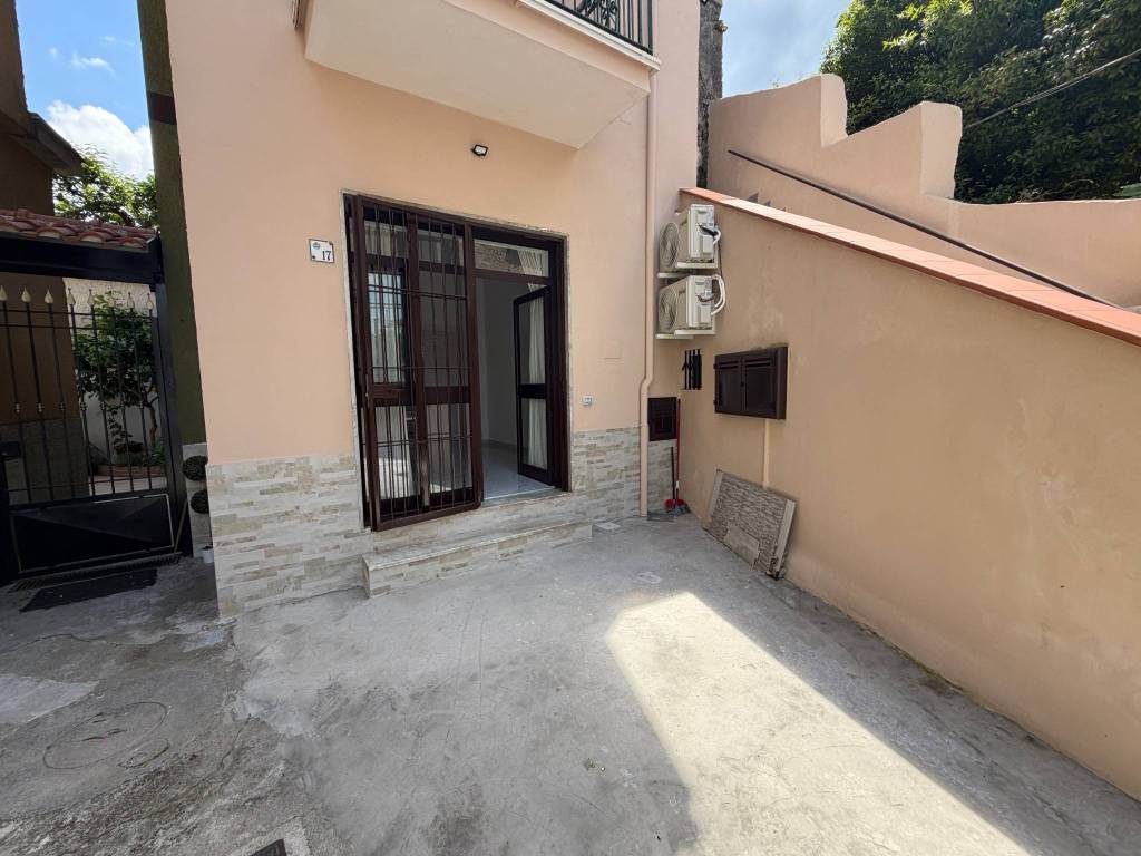 appartamento in vendita a Mercato San Severino in zona Curteri