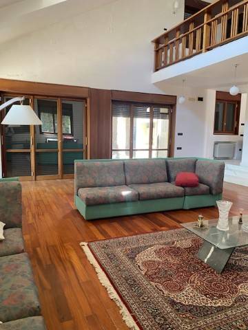 casa indipendente in vendita a Mercato San Severino in zona Priscoli