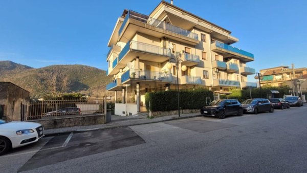 appartamento in vendita a Mercato San Severino in zona Curteri