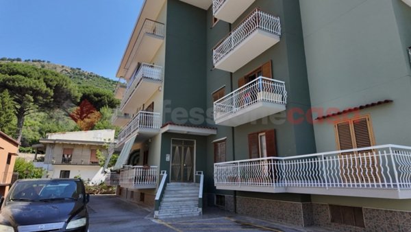 appartamento in vendita a Mercato San Severino in zona Sant'Angelo