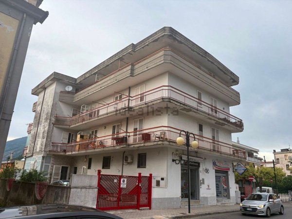 appartamento in vendita a Mercato San Severino in zona Curteri