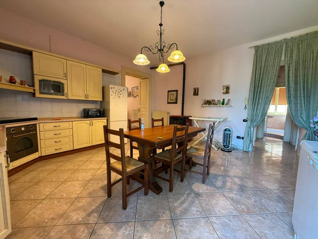 appartamento in vendita a Mercato San Severino in zona Piazza del Galdo