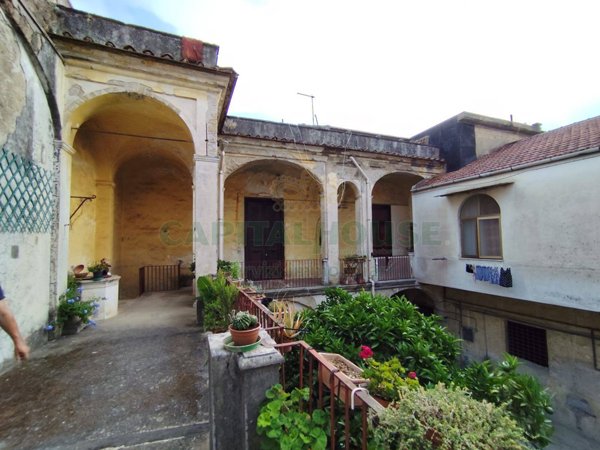 appartamento in vendita a Mercato San Severino in zona Sant'Angelo