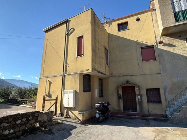casa indipendente in vendita a Mercato San Severino in zona Piazza del Galdo