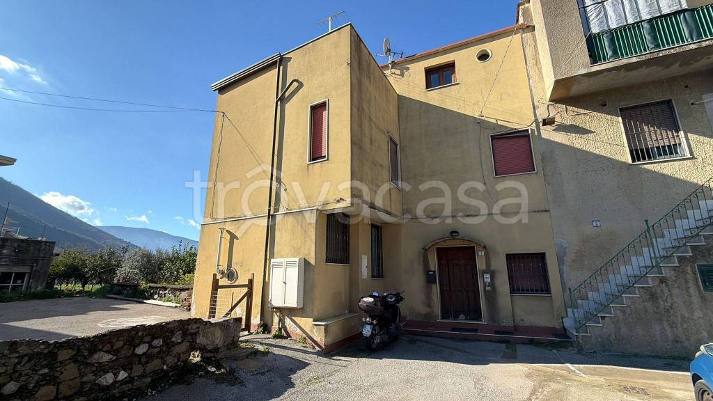 casa indipendente in vendita a Mercato San Severino in zona Piazza del Galdo