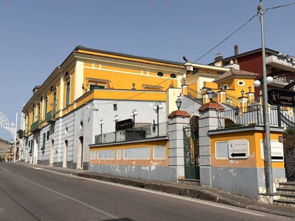 intera palazzina in vendita a Mercato San Severino in zona Piazza del Galdo
