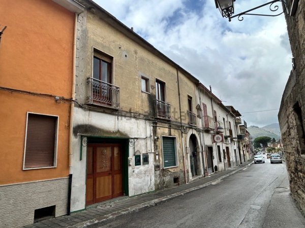 appartamento in vendita a Mercato San Severino in zona Pendino