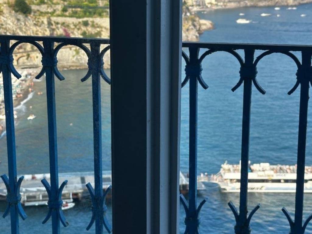 appartamento in vendita a Minori in zona Torre Paradiso