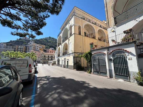 appartamento in vendita a Minori in zona Via Torre