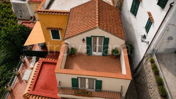 casa indipendente in vendita a Minori in zona Via Torre