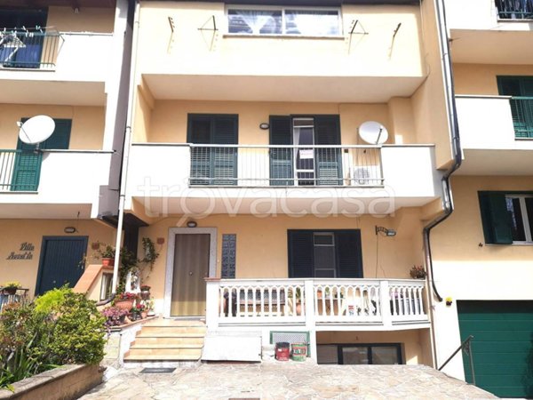 casa indipendente in vendita a Moio della Civitella in zona Pellare