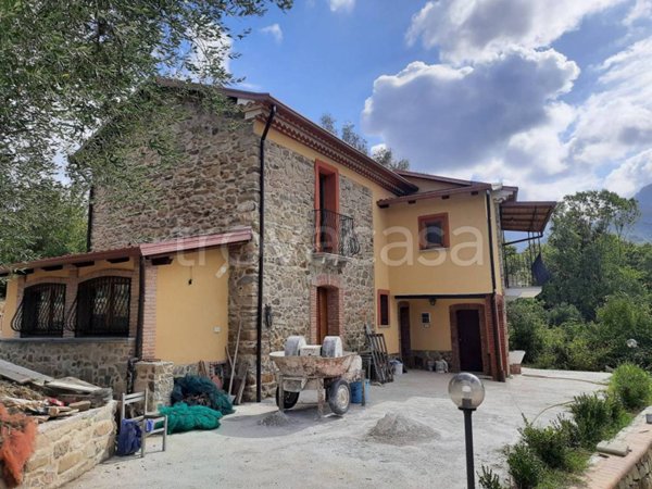 casa indipendente in vendita a Moio della Civitella