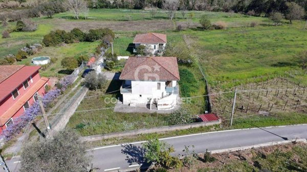 casa indipendente in vendita a Moio della Civitella
